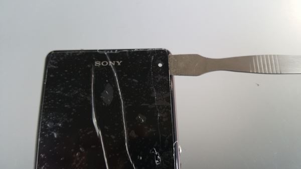 Guide tutoriel de réparation pour le Sony Xperia Z1 compact D5503